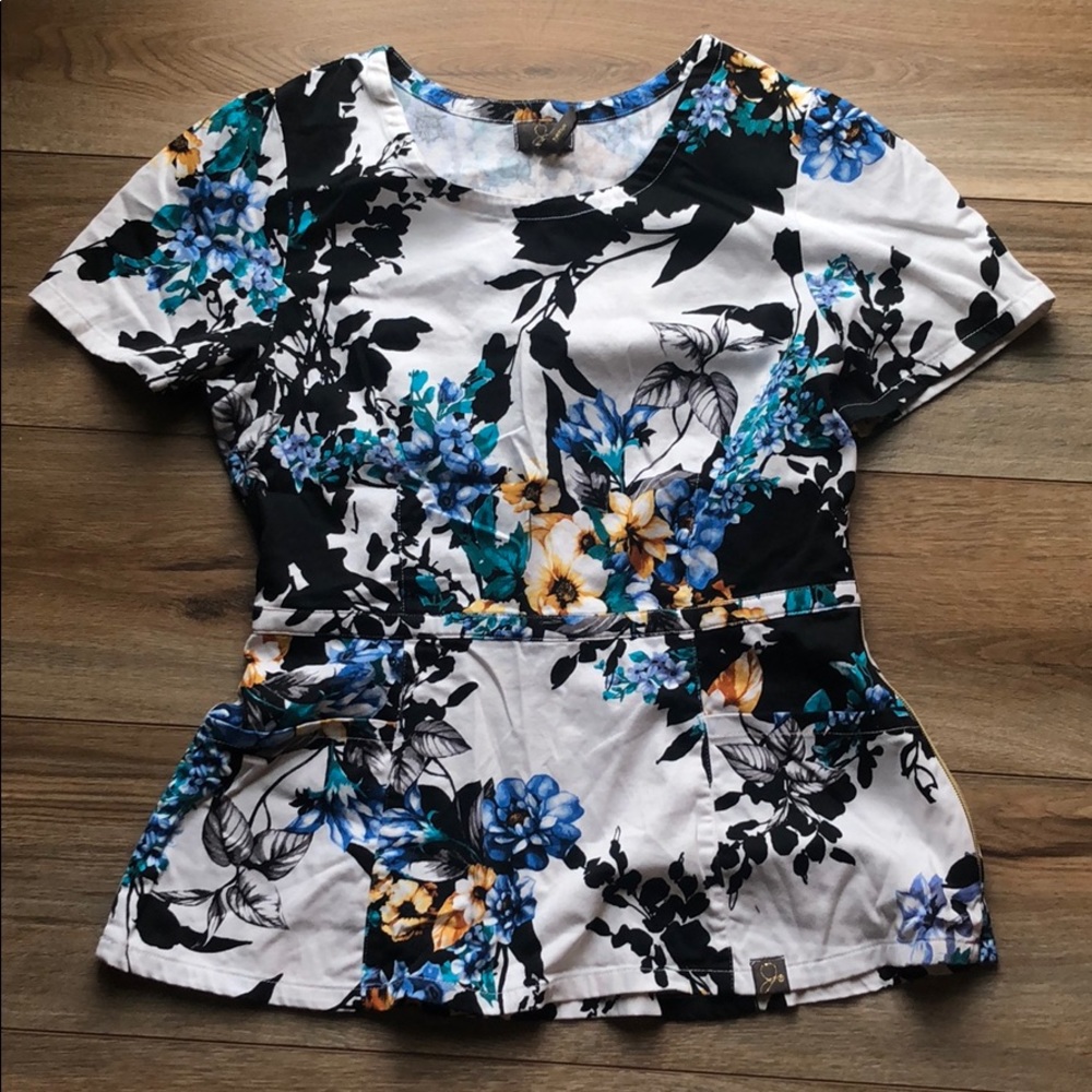 Scrub top